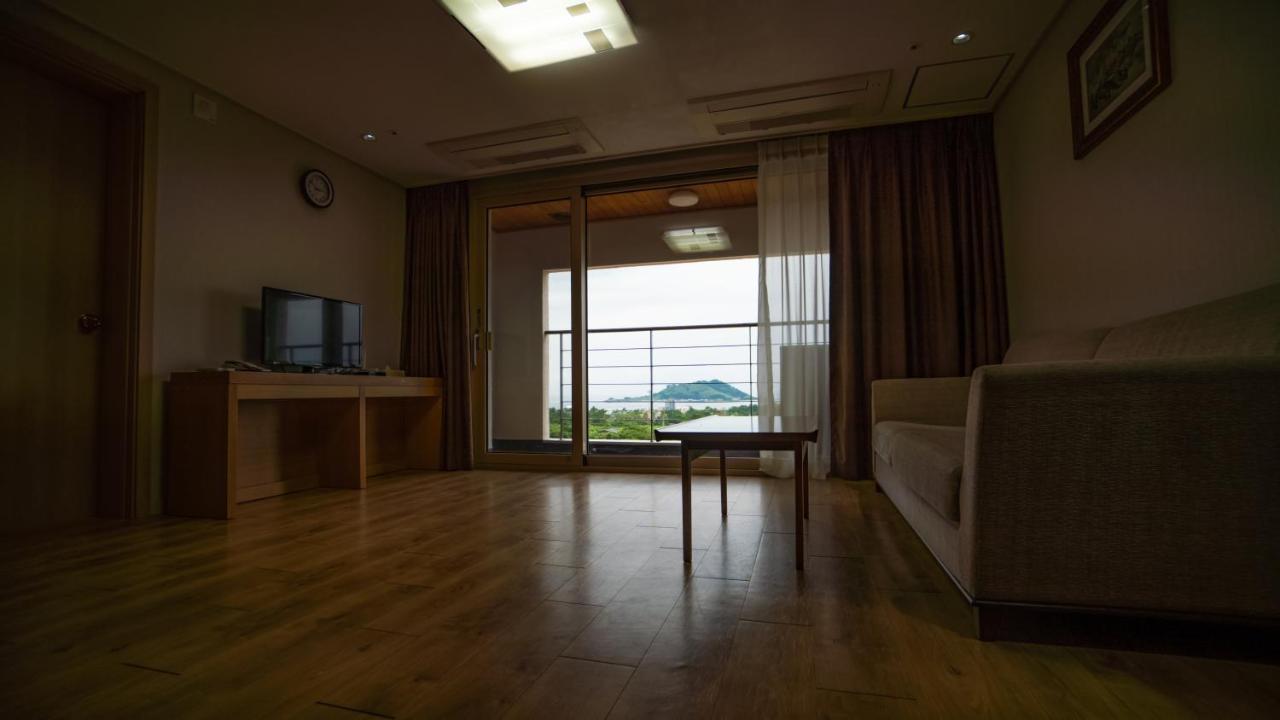 Hi Jeju Hotel Екстер'єр фото