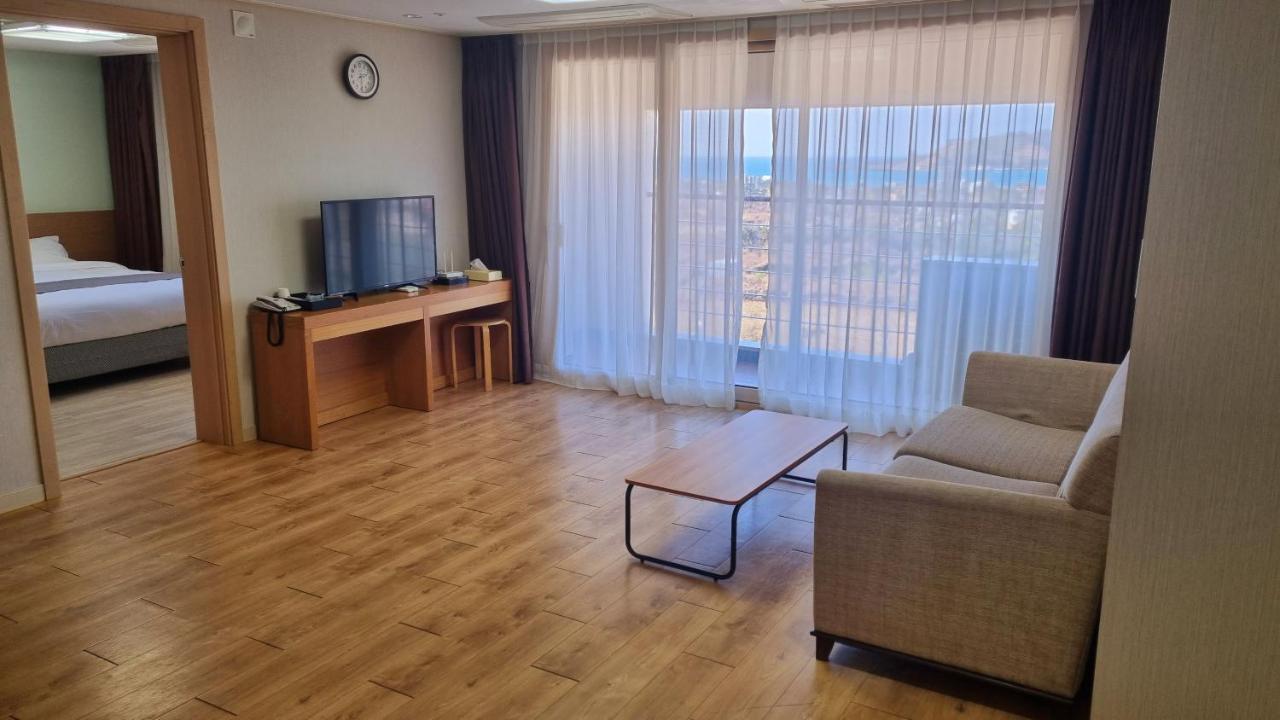 Hi Jeju Hotel Екстер'єр фото